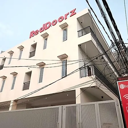 Reddoorz Near Taman Palem-2